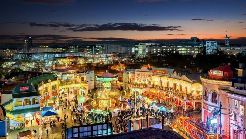 Wintermarkt am Riesenradplatz aus der Vogelperspektive