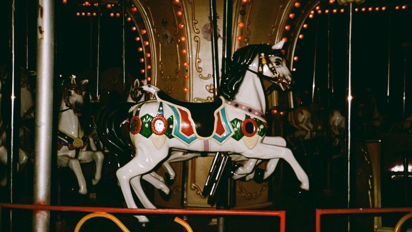 copyright: altes Pferdekarussel iStock