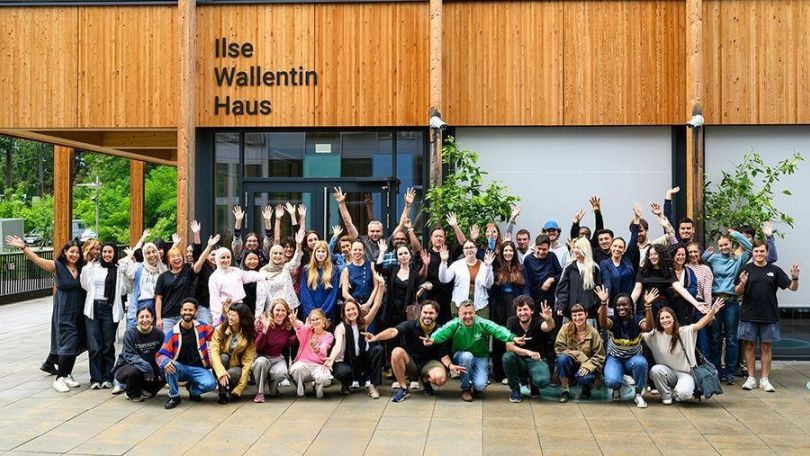 Gruppenfoto mit Studierenden der AEMS