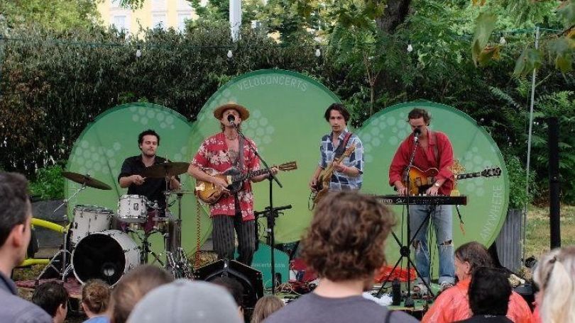 copyright: VeloConcerts VeloStage mit Künstler*innen im Einsatz