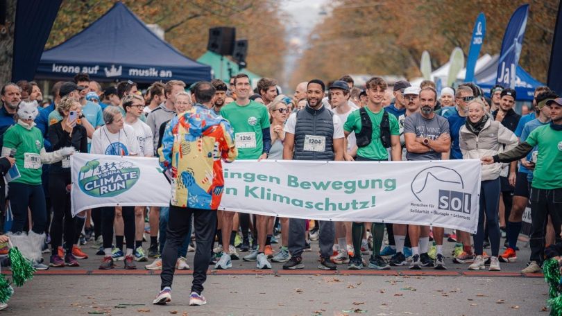 copyright: house of PHIRE. / Thomas Schrempf (FACTORY16) Läufer*innen beim Start einer Laufveranstaltung im herbstlichen Prater.