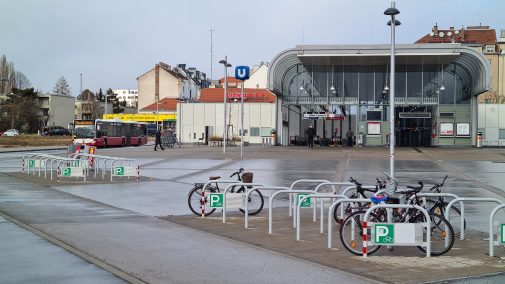 U1-Station Altes Landgut