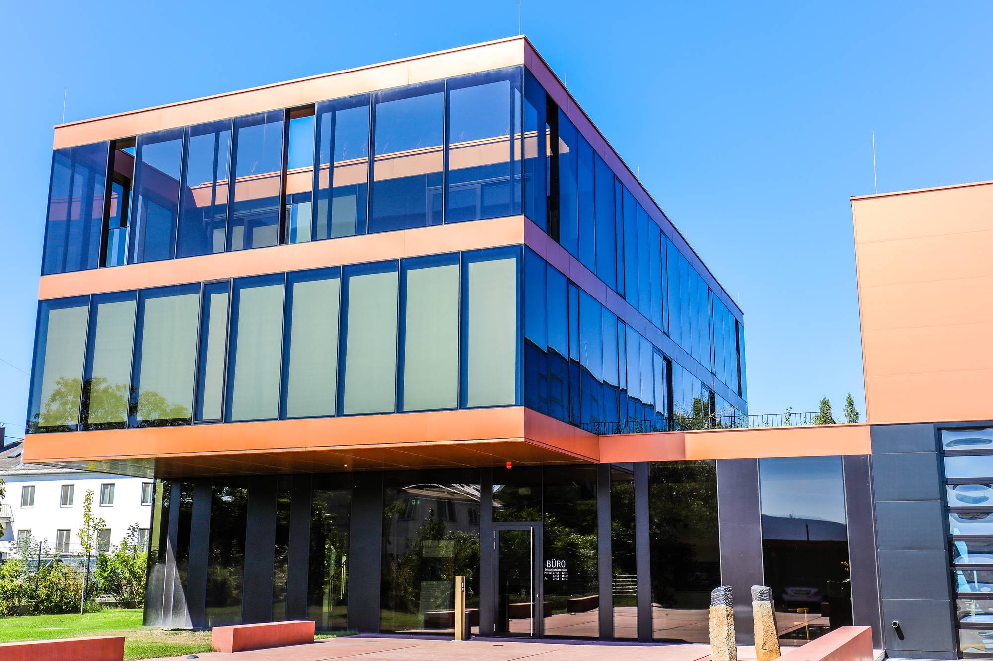 Energieneutrales Betriebsgebäude Peter Blau GesmbH - Bild 1