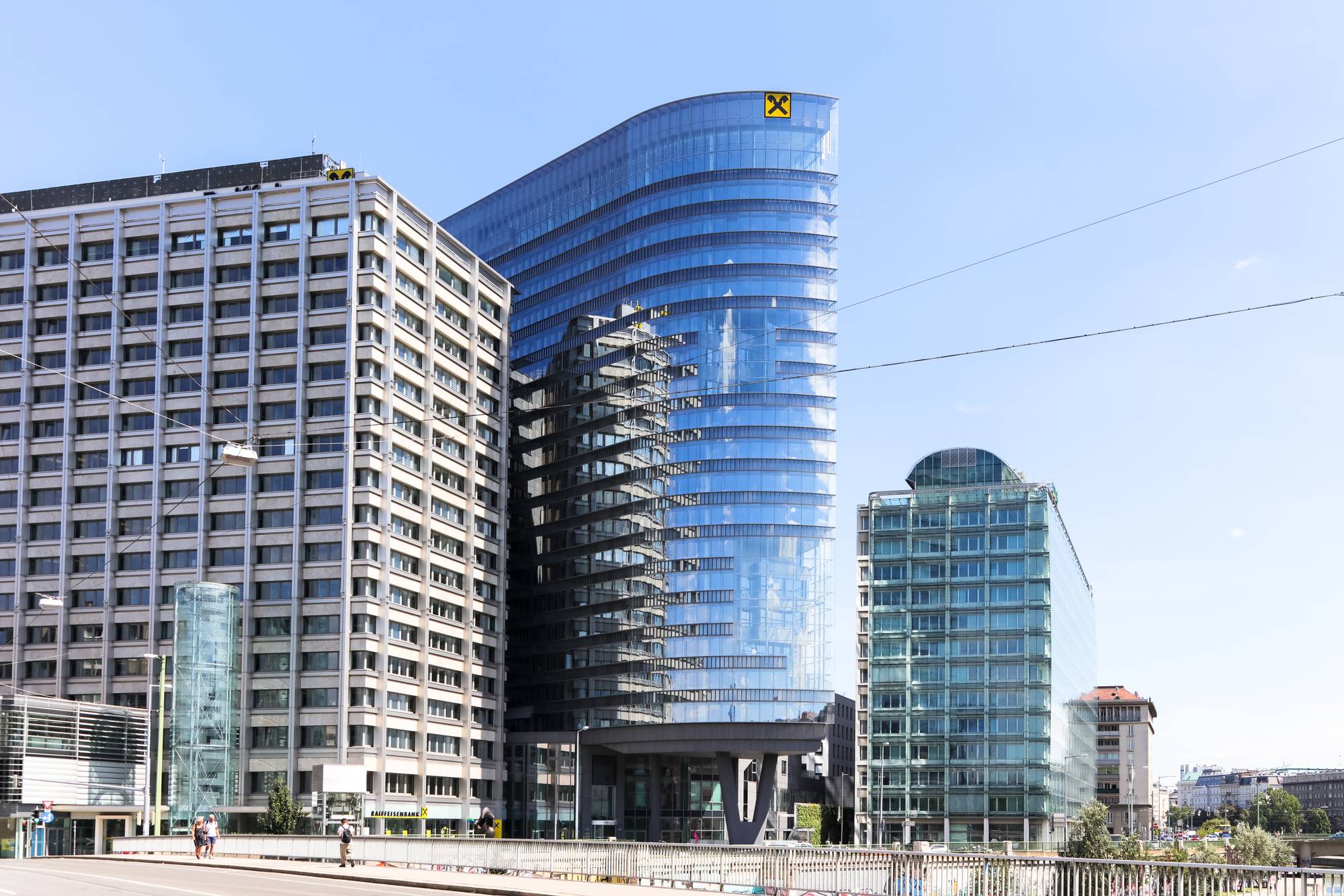 Raiffeisen Passiv-Bürohochhaus - Bild 1