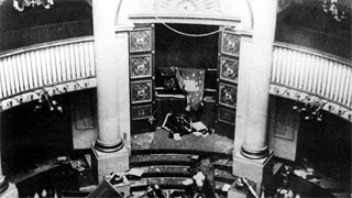 copyright: Dokumentationsarchiv des österreichischen Widerstandes Destruction inside the City Temple