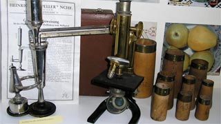 altes Mikroskop