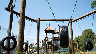 Kinderspielturm auf der Jugendsportanlage am Ambrosweg