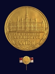 Ehrenmedaille der Bundeshauptstadt Wien in Gold