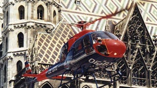 Hubschrauber vor dem Stephansdom