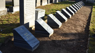 Grabsteine in der Israelitsichen Abteilung auf dem Wiener Zentralfriedhof