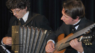 Wienerliedmusiker mit Gitarre und Akkordeon