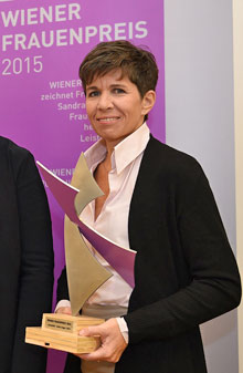 Elke Graf mit dem Frauenpreis 2015