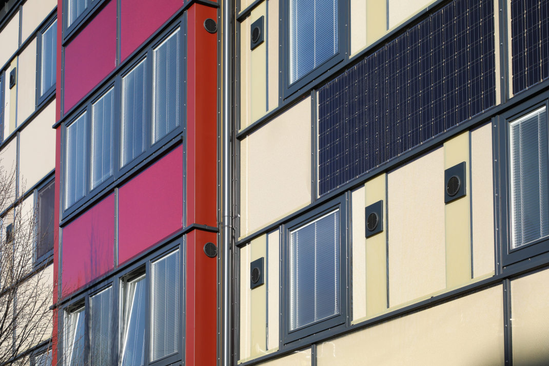 Kapitelbild: Bild 3: Multiaktiv Fassade in der Hütteldorferstraße
© Stadt Wien – Energieplanung / Christian Fürthner
