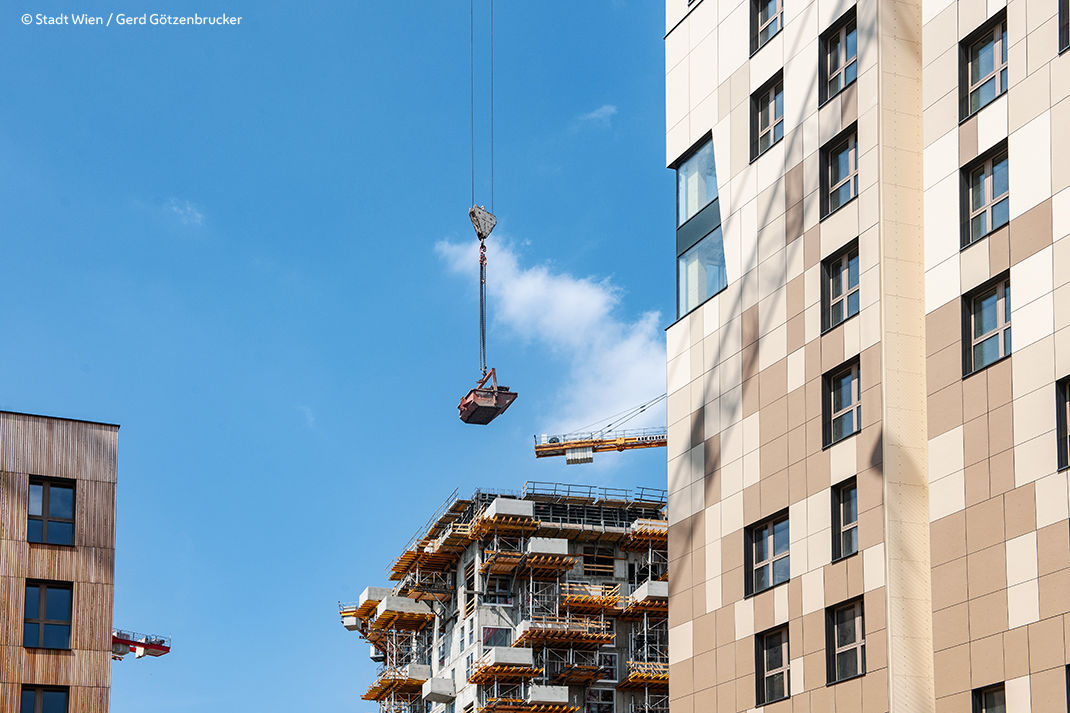 Bauarbeiten an neuen Neubauten