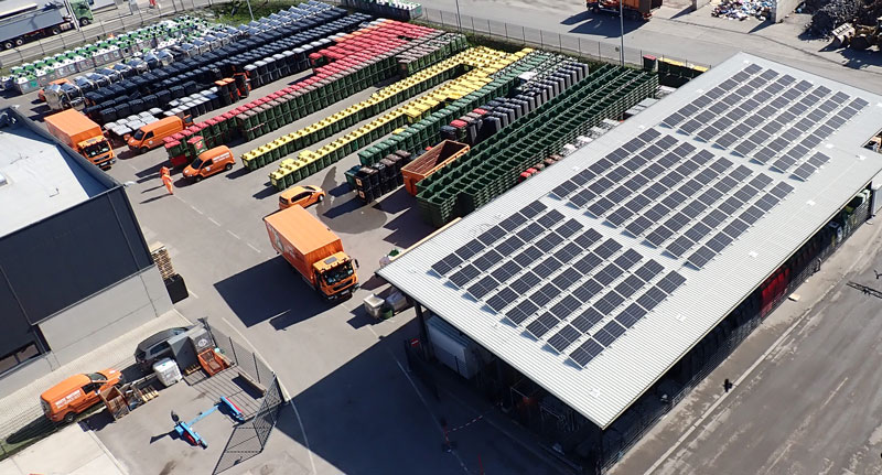 Abbildung: Die neue PV-Anlage auf dem Behälterlogistikzentrum Nord (BLZ). © Stadt Wien – Abfallwirtschaft, Straßenreinigung, Fuhrpark (MA 48)