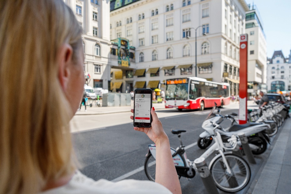 Abbildung: Die WienMobil App © Robert Peres, Wiener Linien
