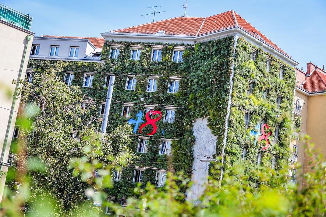 Grünfassade der 48er-Zentrale Copyright: MA 48