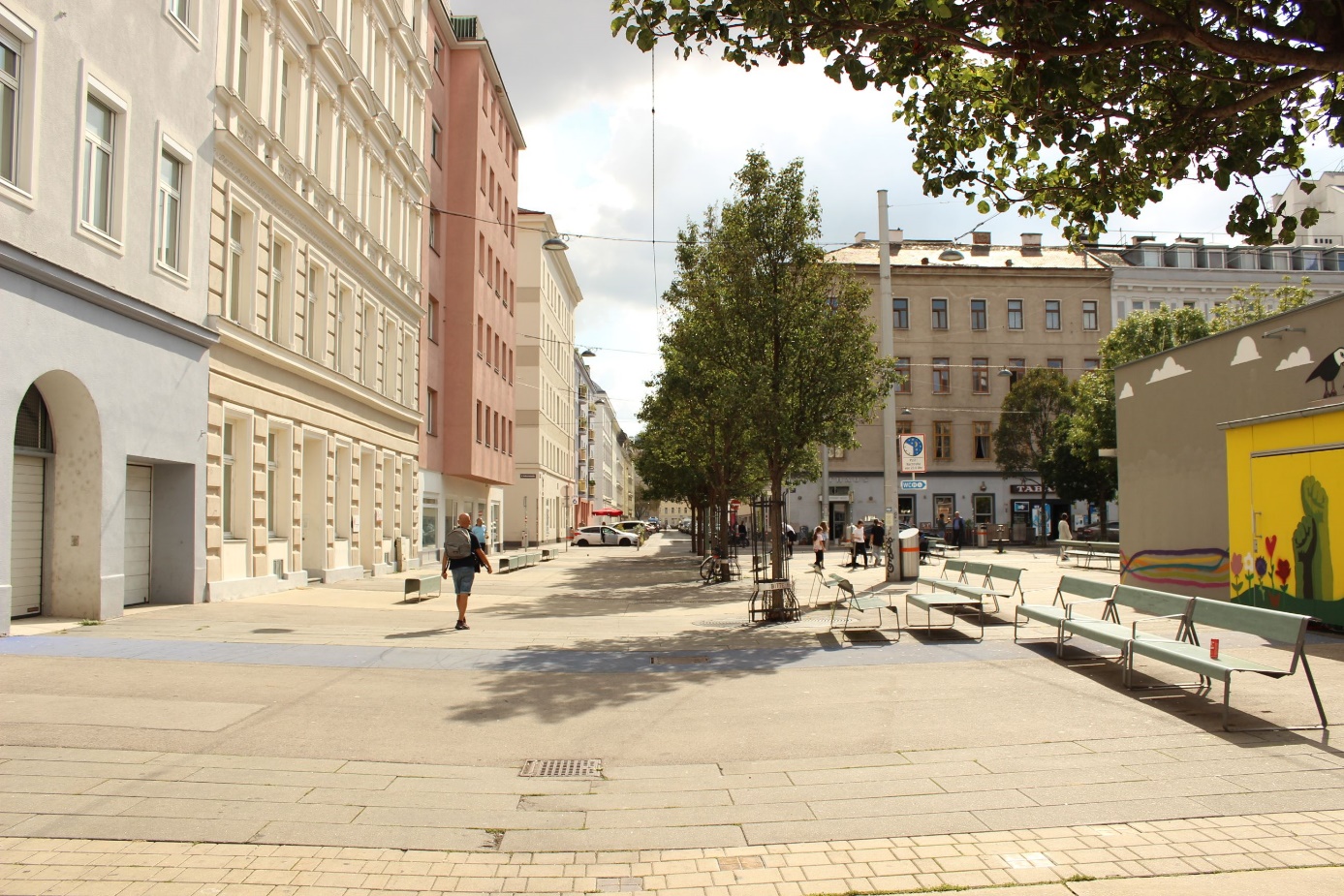 \\msamba7\foto\sammlung fuer Oeffentlichkeit\WieNeu+\03_Grätzl20+2\ÖA Material GB Mitte\Fotos\Volkertplatz.jpg