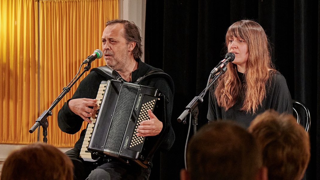 Photo of the artist or artists.