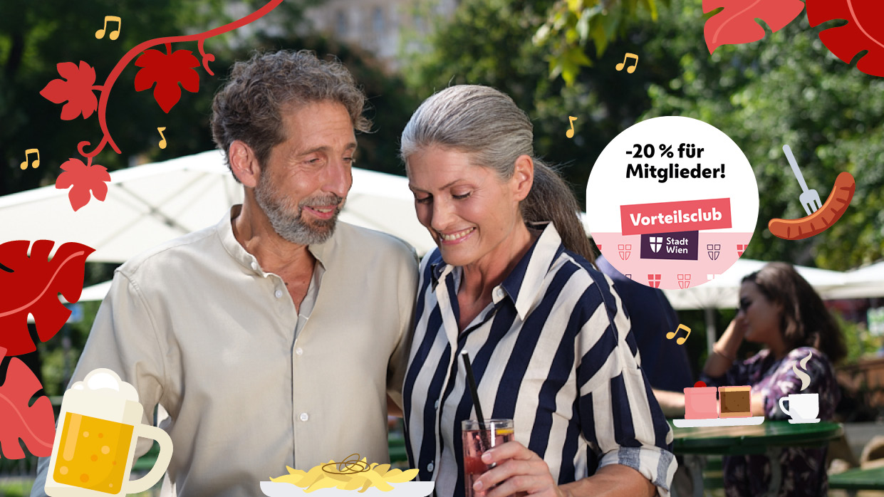 Ein Paar mit Getränken in der Hand am Wienliebe Festival mit Illustrationen (Weinreben, Musiknoten, ein Krügerl Bier und ein Würstel) - grafisch eingefügt der Hinsweis auf -20 % Vorteilsclub Wien-Rabatt für Mitglieder