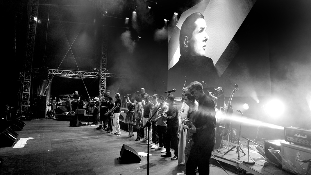 Foto der Künstler*in bzw. Künstler*innen