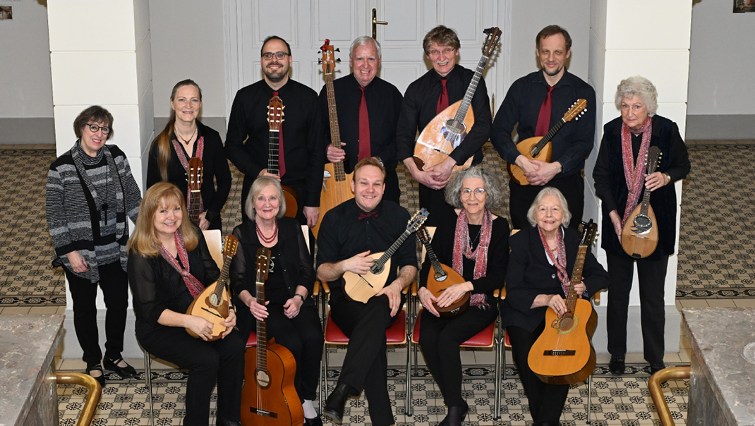 Foto der Künstler*in bzw. Künstler*innen