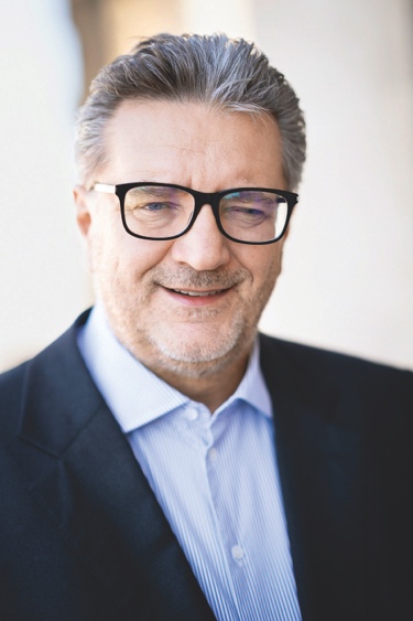 Porträtfoto von Peter Hacker, dem amtsführenden Stadtrat für Soziales, Gesundheit und Sport
