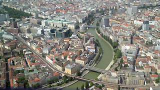 Luftbildaufnahme des Wiener Donaukanals