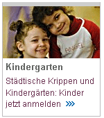 Zwei lchelnde Mdchen mit Bildbeschreibung