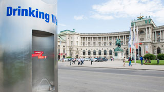 Wiener Heldenplatz’da ücretsiz içme su sebili 