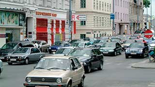 starkes Autoverkehrsaufkommen im Stadtgebiet Wien