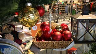 Weihnachtsmarkt im 48er-Basar
