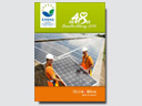 Cover mit Mitarbeitern bei der Photovoltaikanlage