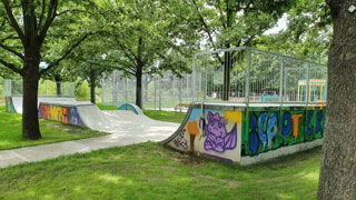 Skate-Anlage in einem Park