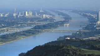 Blick über die Wiener Donaubrücken