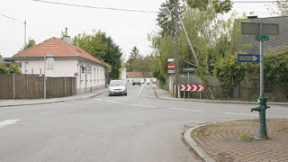 Kreuzungsbereich Anton-Bck-Gasse - Krottenhofgasse - Dr.-Nekowitsch-Strae: Kreuzung ohne Zebrastreifen oder Ampel