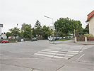 Kreuzungsbereich Herzmanovsky-Orlando-Gasse - Oswald-Redlich-Strae: breite Kreuzung mit Zebrastreifen