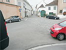 Kreuzungsbereich Greinergasse - Kahlenberger Strae: Kreuzung ohne Bodenmarkierung oder Ampel