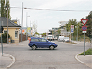 Kreuzungsbereich Jedlersdorfer Strae - Keynesgasse: Kreuzung ohne Bodenmarkierungen oder Ampel