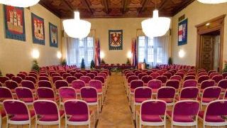Stühle im Wappensaal