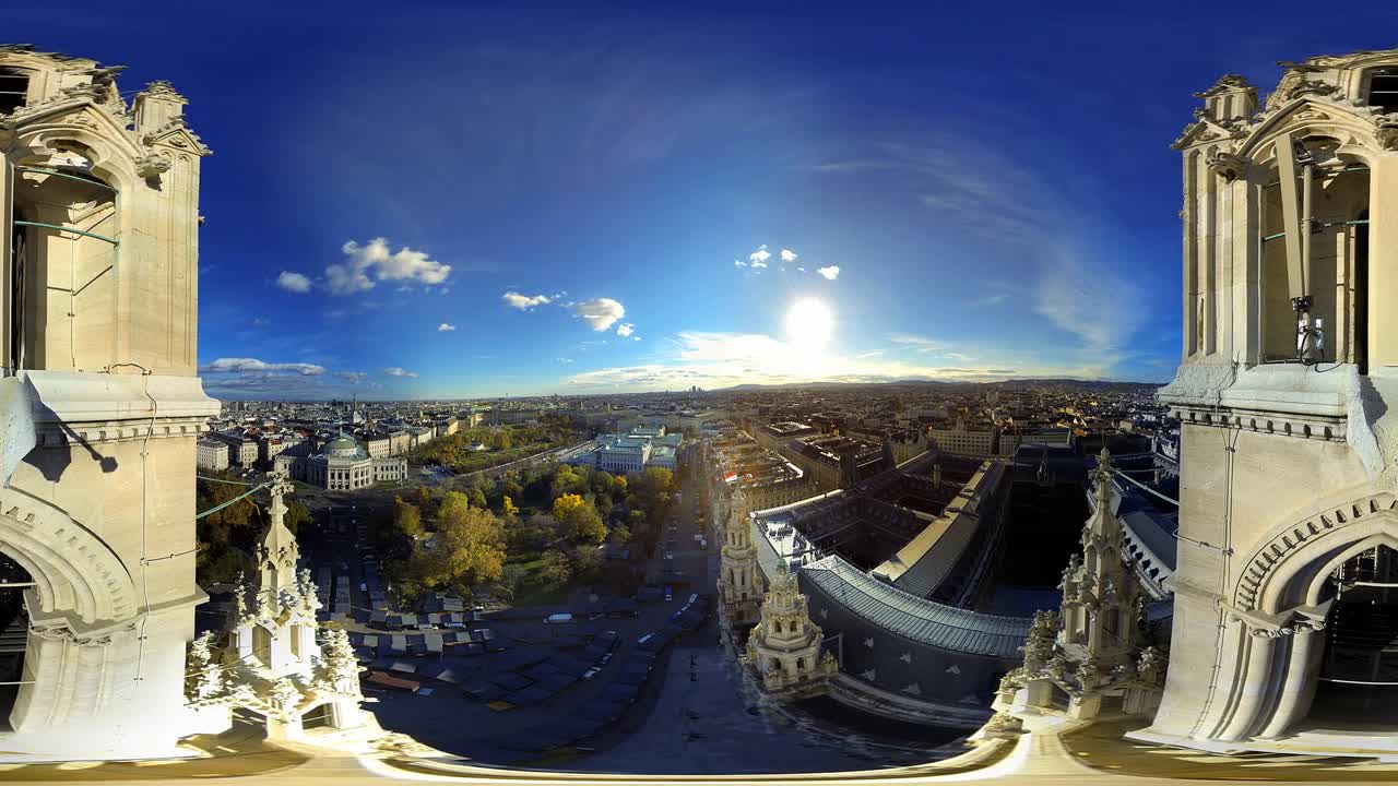 360° Video: Wiener Rathaus Dach