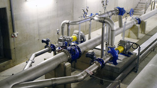 Rohrsystem im  Trinkwasserkraftwerk am Wienerberg